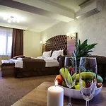 Feriested Park And Vella Hills 4*