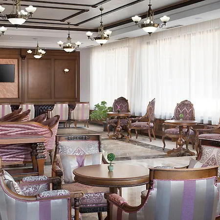 Park And Vella Hills Resort