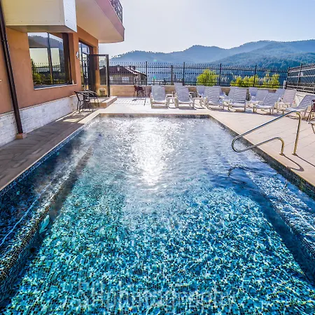 Park And Vella Hills Resort