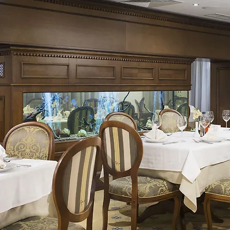 Park And Vella Hills 4*