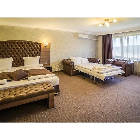 Park And Vella Hills Resort 4*