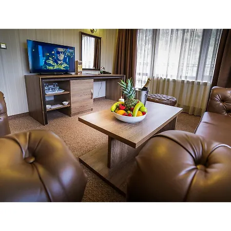 Park And Vella Hills 4*