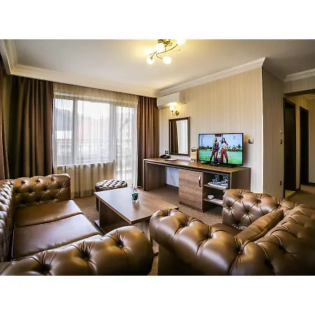 Park And Vella Hills Resort 4*
