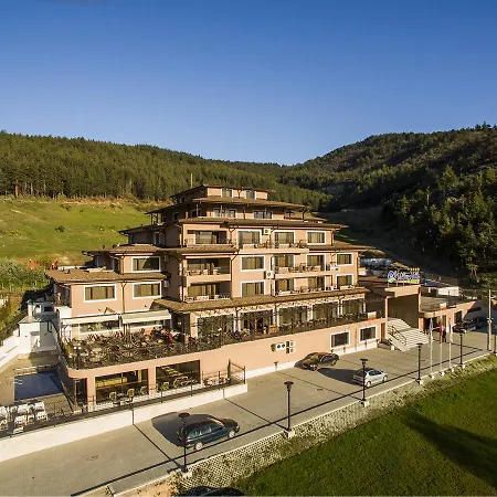 Park And Vella Hills 4*