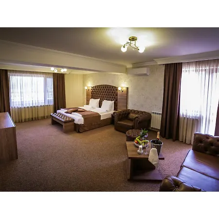 Park And Vella Hills Resort