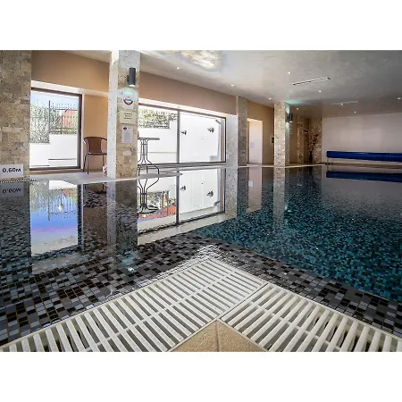Resort Park And Vella Hills 4*