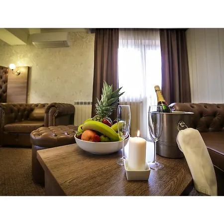 Park And Vella Hills Resort