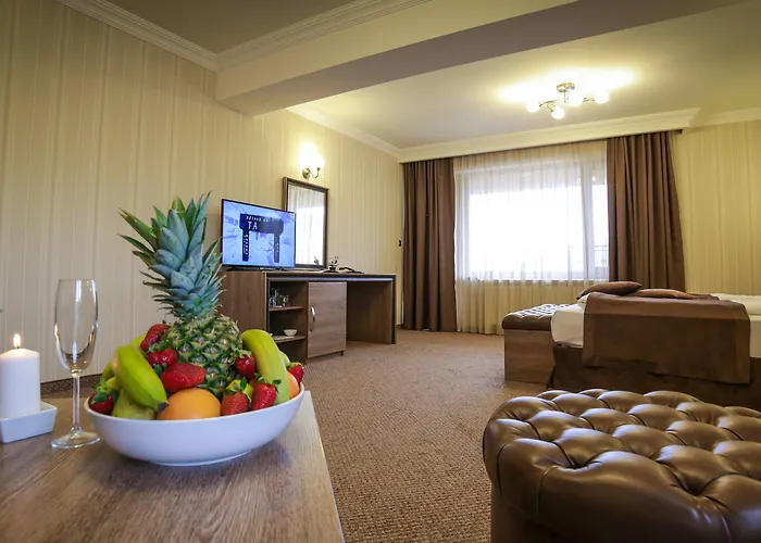 Park And Vella Hills Resort 4*