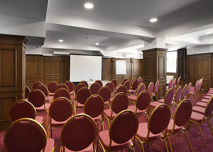 Park And Vella Hills Resort 4*