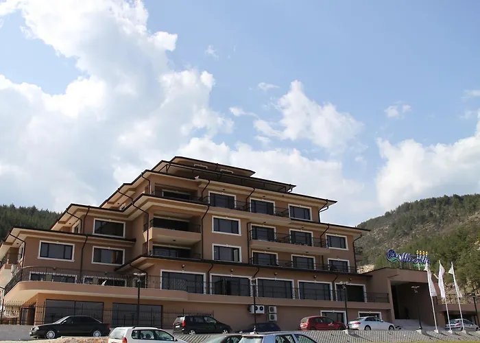 Park And Vella Hills Resort